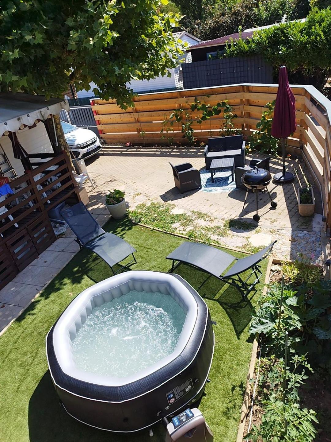 Havre De Paix Bord De Saone Avec Jacuzzi Hotel Massieux Kültér fotó